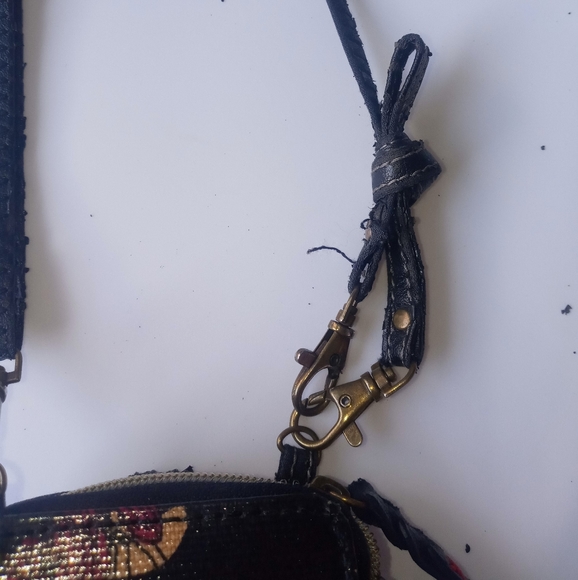 Sakeroots Crossbody wallet and wristlet - Picture 6 of 7